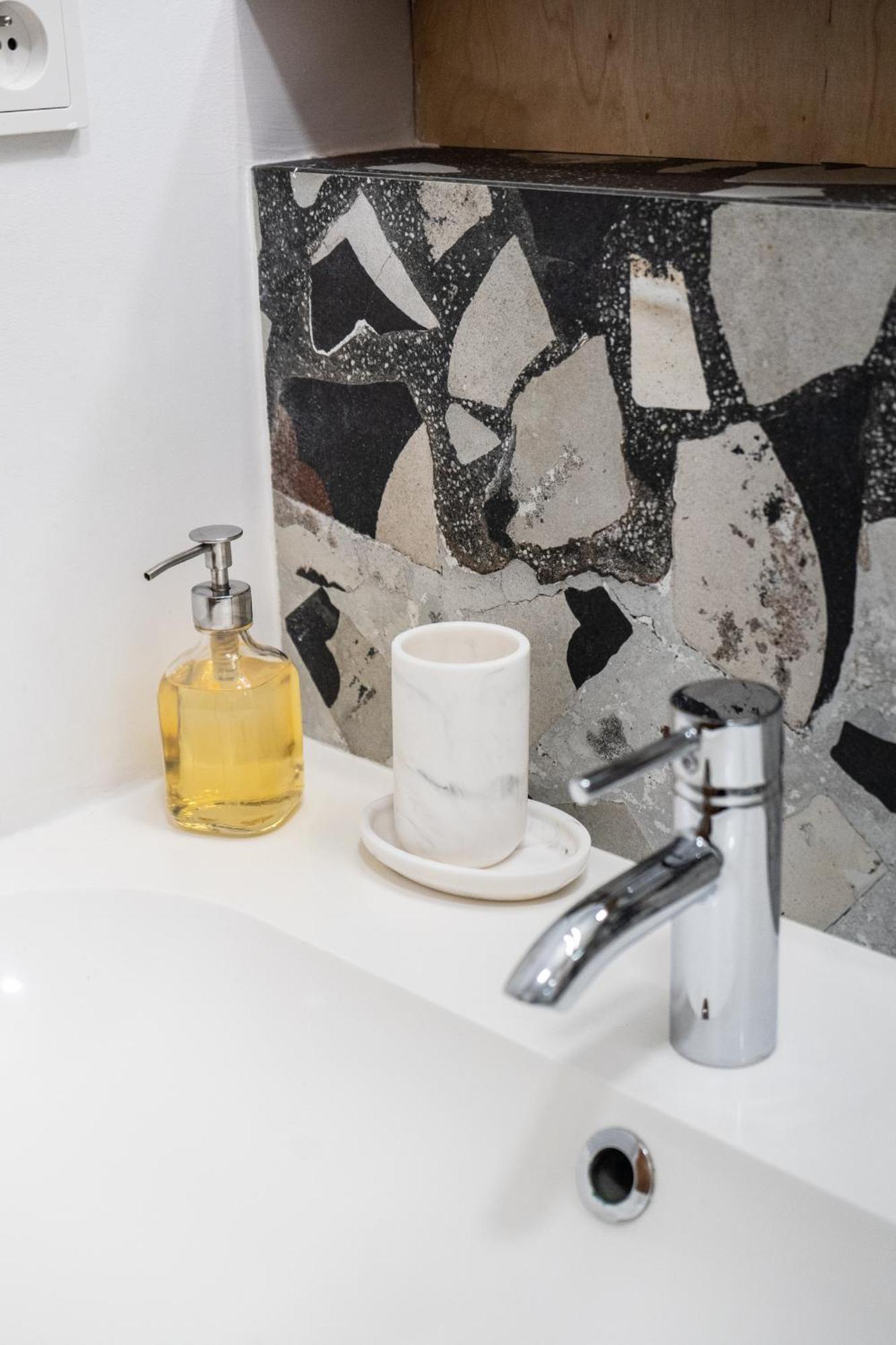 Oomph Urbanvibe Centrum Stylish 2br Hideaway Apartamento *